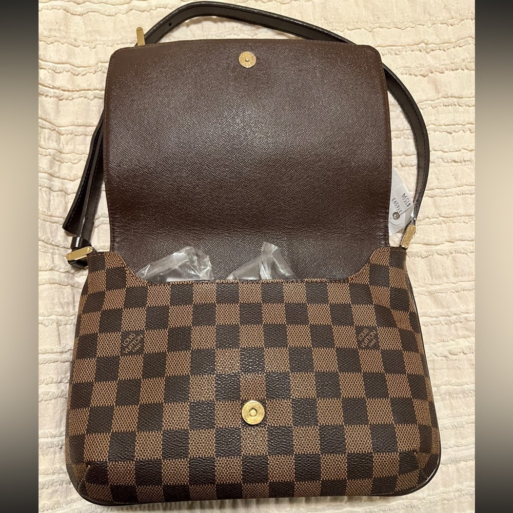 Louis Vuitton Musette Tango - Picture 8 of 11